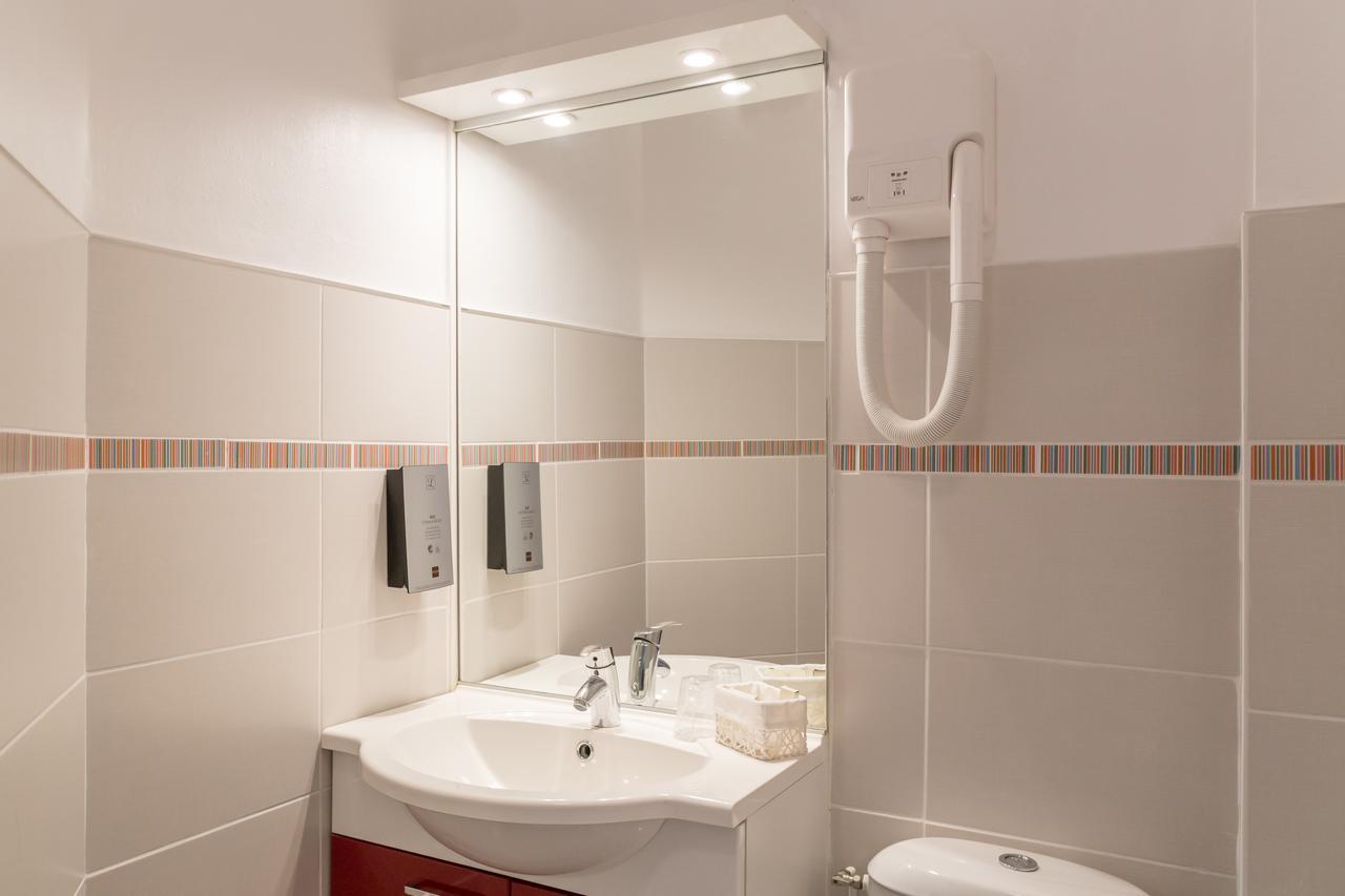 Hotel De La Gare Thouars Dış mekan fotoğraf