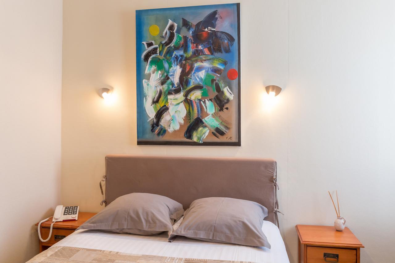 Hotel De La Gare Thouars Dış mekan fotoğraf